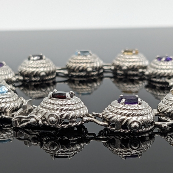 One Plated 5.75cts Multistone Rhodium Bracelet 8.1 in. (3) Violet Amethyst stone - Picture 9 of 15